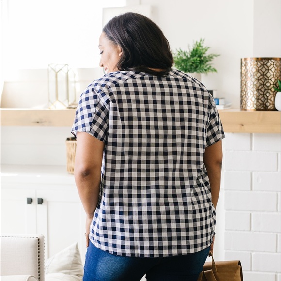 FINAL SALE❗️Gingham Plaid Front Tie Blouse - Picture 7 of 8